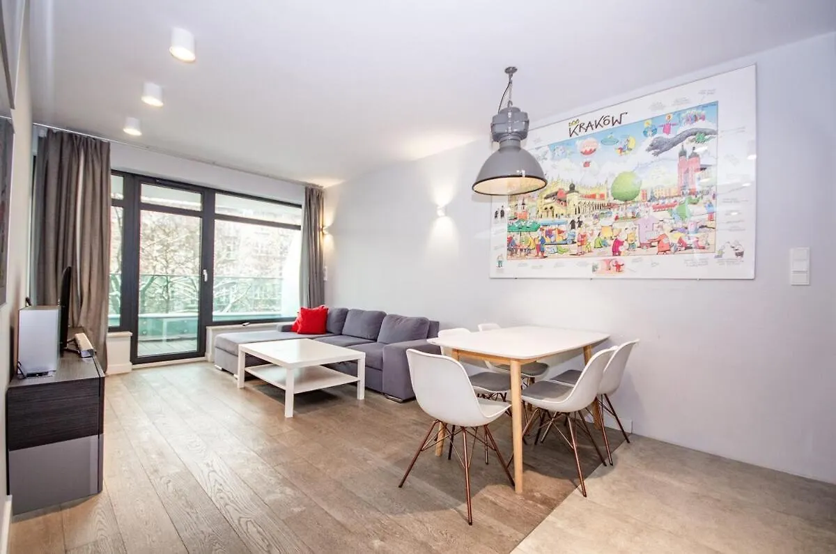 Family Apartment With 2 Bedrooms, Huge Balcony, Free Parking, 10 Minutes Walk To Main Square And Kazimierz District Krakau