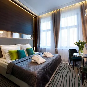 4* מלון Plaza Boutique