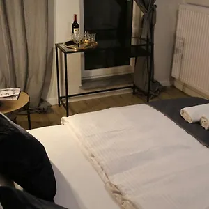 Concept Red Apartament