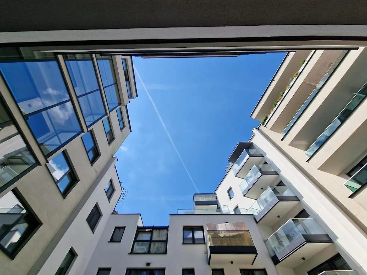 Family Apartment With 2 Bedrooms, Huge Balcony, Free Parking, 10 Minutes Walk To Main Square And Kazimierz District Krakow