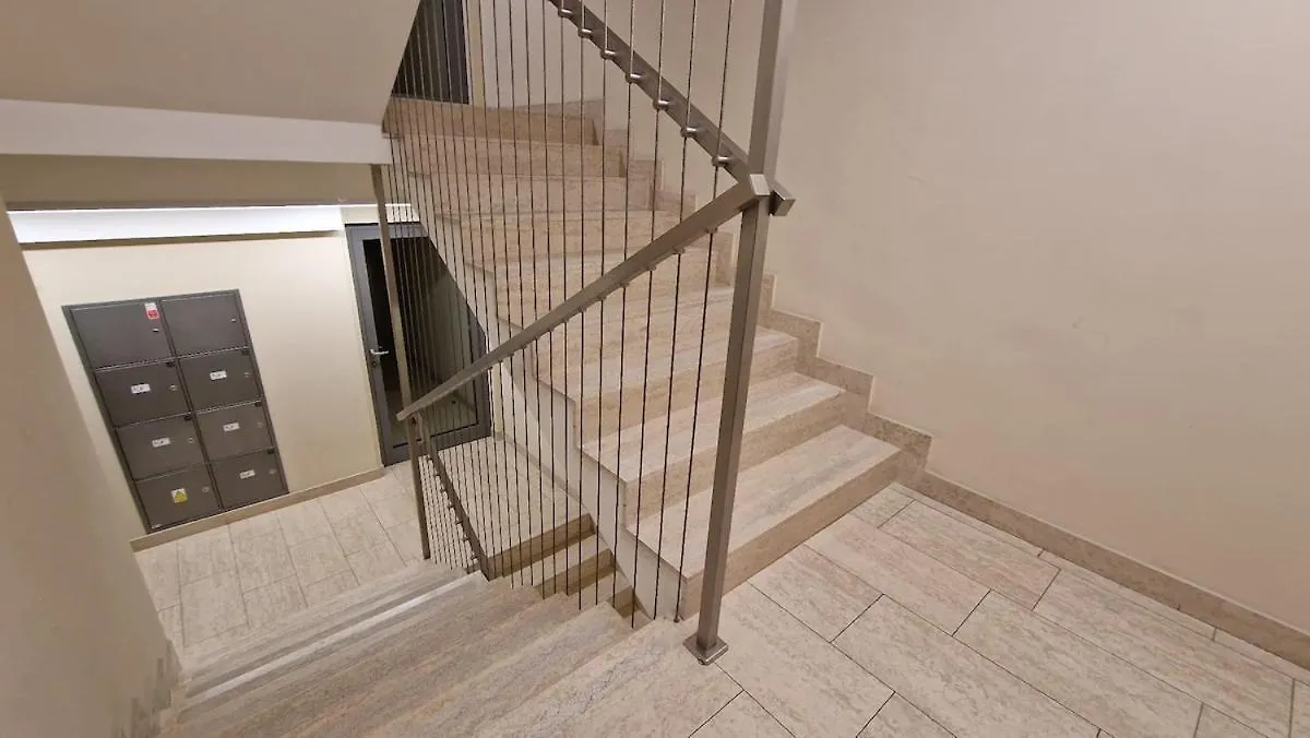 Family Apartment With 2 Bedrooms, Huge Balcony, Free Parking, 10 Minutes Walk To Main Square And Kazimierz District Krakow 0*,